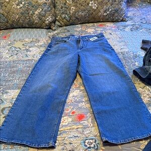 Old Navy Women's Relaxed Jeans in Blue